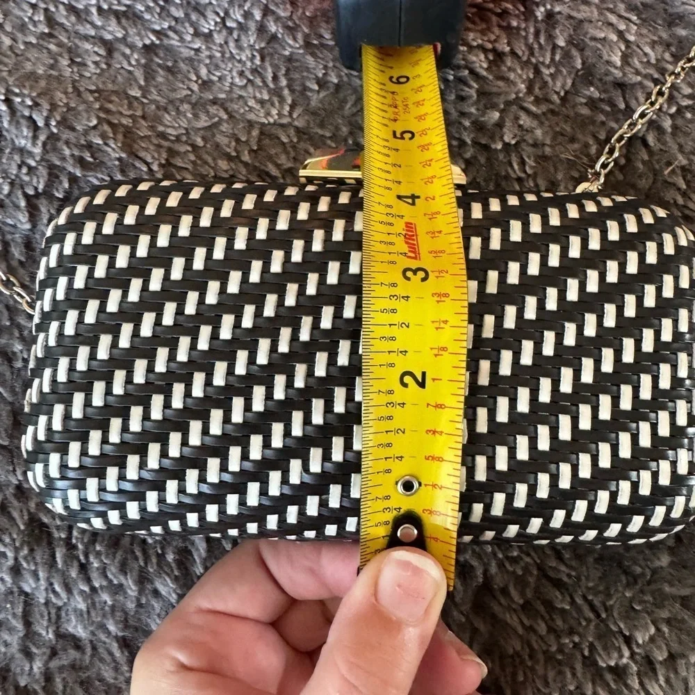 SONDRA ROBERT Clutch Purse